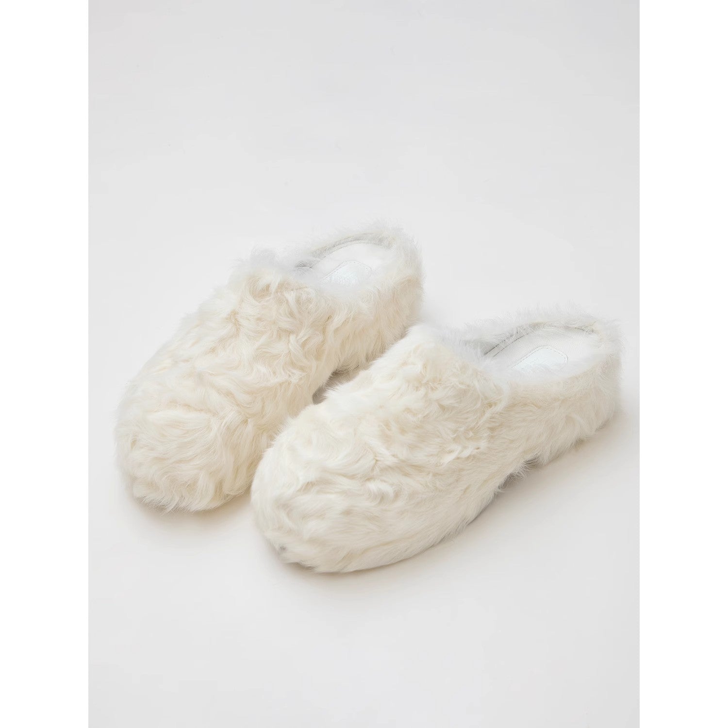 Fur-lined clogs – FF × JW collaboration | Urban elegance &amp; natural comfort