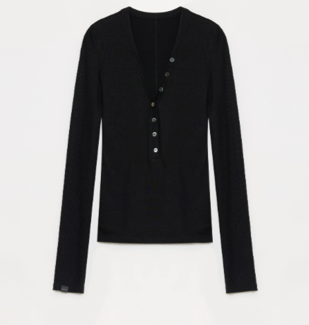 Fitted T-shirt in wool and Tencel – Henry &amp; V-necks | Natural elegance and lasting comfort