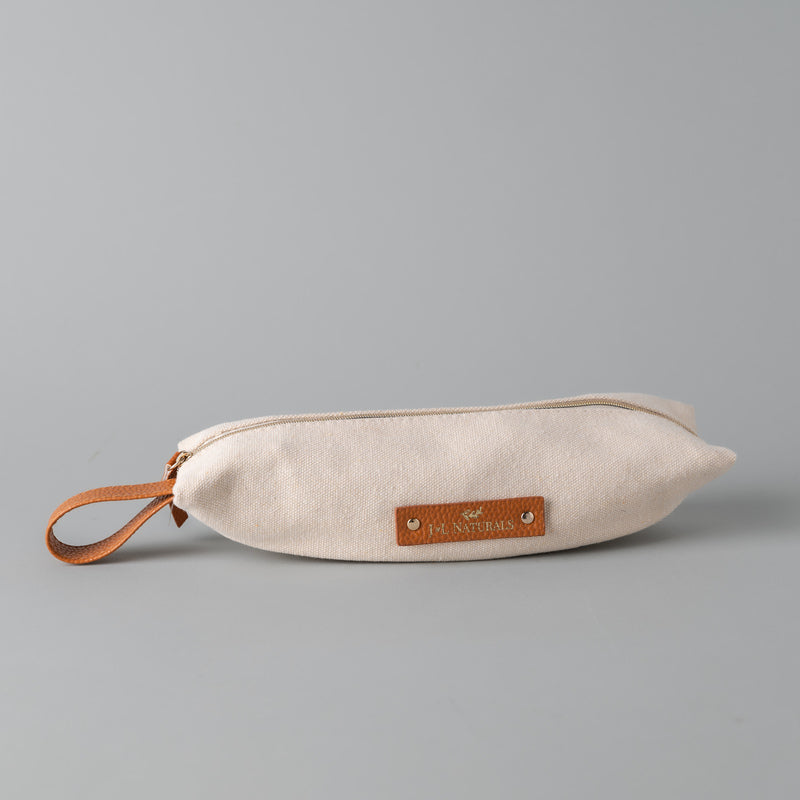 Toiletry bag made from recycled cotton and vegan leather