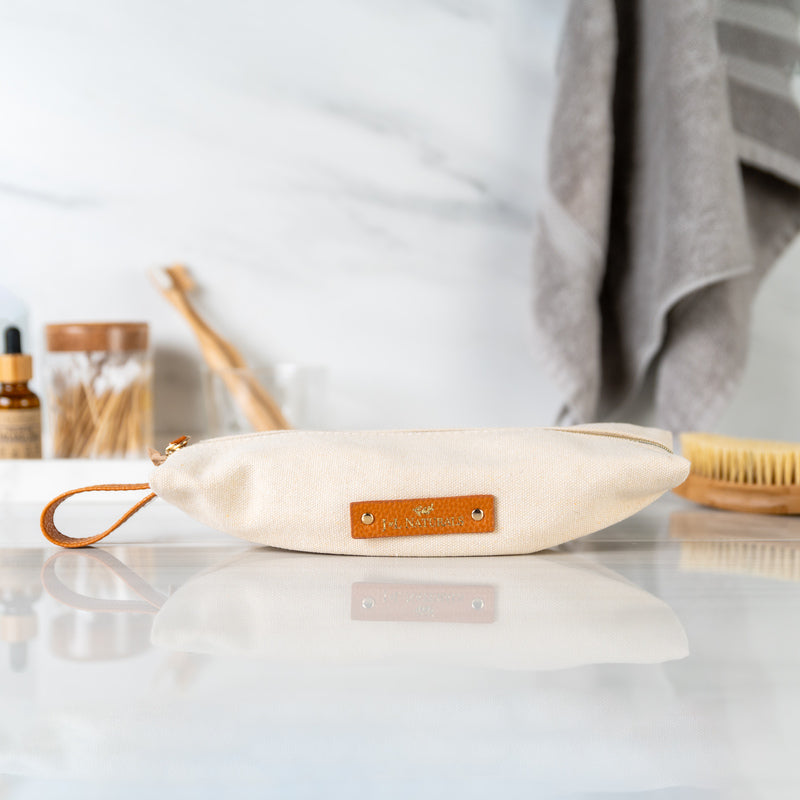 Toiletry bag made from recycled cotton and vegan leather