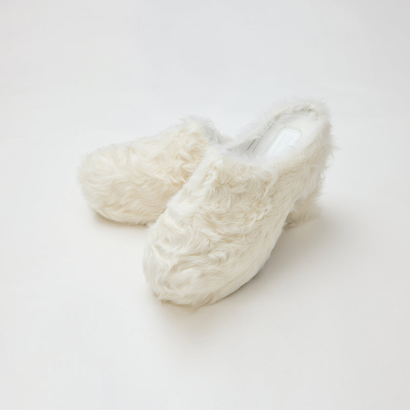 Fur-lined clogs – FF × JW collaboration | Urban elegance &amp; natural comfort