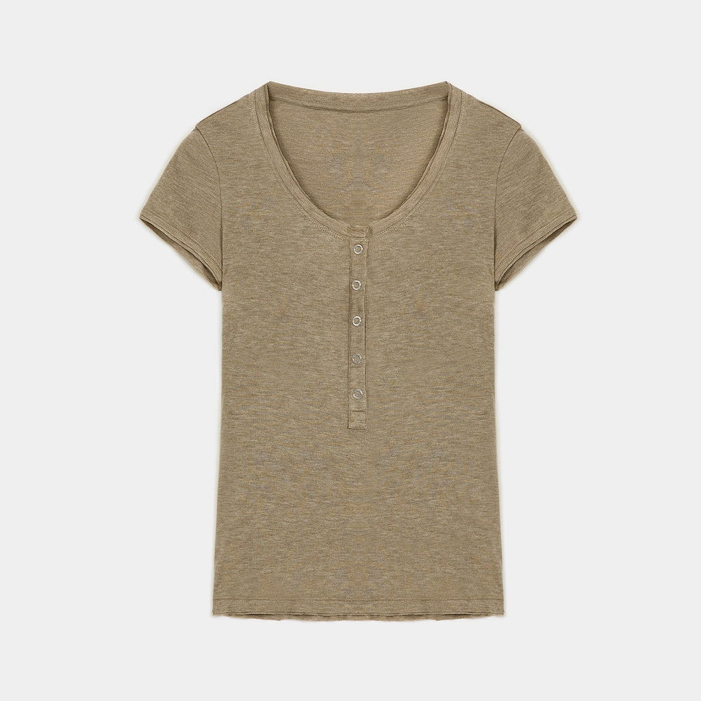 Fitted T-shirt in wool and Tencel – Henry &amp; V-necks | Natural elegance and lasting comfort